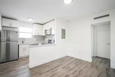 1950 NW 2nd Ct #7, Miami, FL 33136 - Photo 3