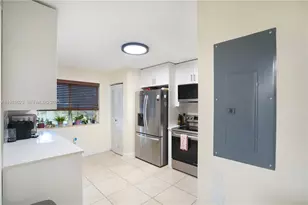 6245 SW 47th Manor, Davie, FL 33314 - Photo 9