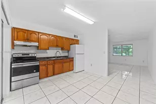 72 NW 162nd St, Miami, FL 33169 - Photo 7