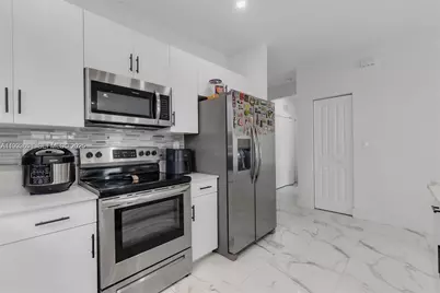 11939 SW 241st Ter, Homestead, FL 33032 - Photo 9