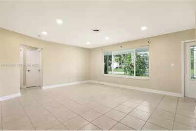 142 SW 53rd Ave, Plantation, FL 33317 - Photo 7