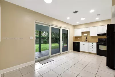 142 SW 53rd Ave, Plantation, FL 33317 - Photo 13