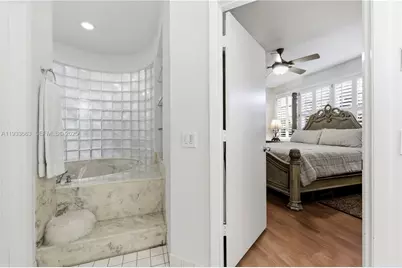 2607 Holy Cross Ln, Lake Worth, FL 33460 - Photo 23