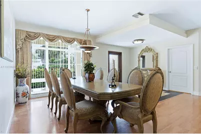 2607 Holy Cross Ln, Lake Worth, FL 33460 - Photo 9