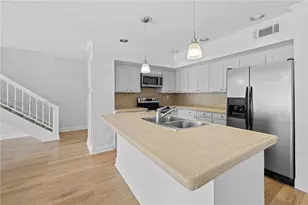 15518 Braemar Ct, Miami Lakes, FL 33014 - Photo 5