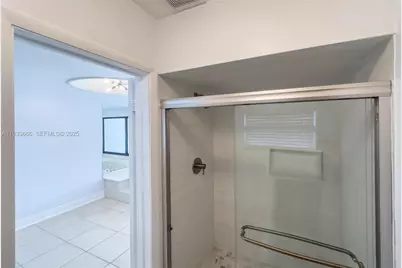 15518 Braemar Ct, Miami Lakes, FL 33014 - Photo 29