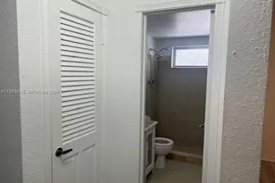 1600 NE 114th St, Miami, FL 33181 - Photo 11