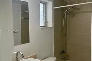 1600 NE 114th St, Miami, FL 33181 - Photo 9