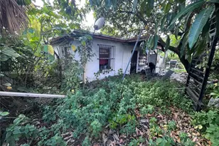 3271 NW 102nd St, Miami, FL 33147 - Photo 3