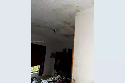 3271 NW 102nd St, Miami, FL 33147 - Photo 9