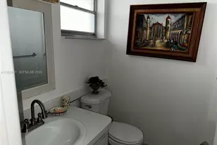 950 Hillcrest Dr, Hollywood, FL 33021 - Photo 9