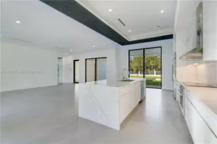 10398 SW 64th St, Miami, FL 33173 - Photo 15