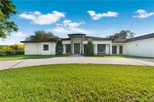 10398 SW 64th St, Miami, FL 33173 - Photo 5