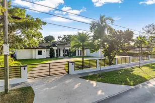 10398 SW 64th St, Miami, FL 33173 - Photo 3