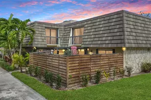 1003 10th Terrace, Palm Beach Gardens, FL 33418 - Photo 1