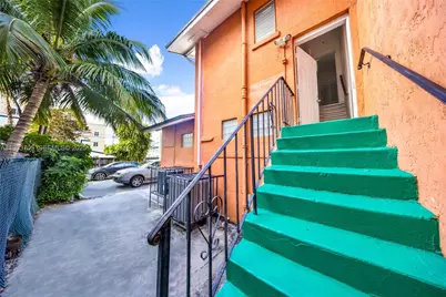242 NW 12th Ave, Miami, FL 33128 - Photo 23