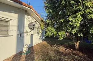 3924 Hayes St, Hollywood, FL 33021 - Photo 3