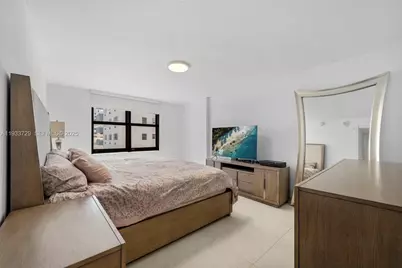 4301 Collins Ave #605, Miami Beach, FL 33140 - Photo 11