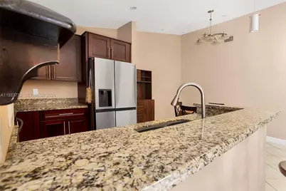 3074 S Oakland Forest Dr #702, Oakland Park, FL 33309 - Photo 5