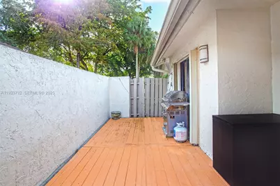 3074 S Oakland Forest Dr #702, Oakland Park, FL 33309 - Photo 27