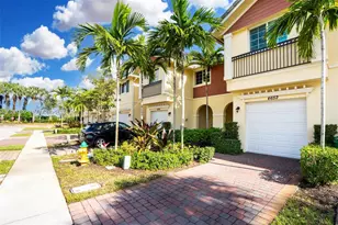 4652 Horseshoe Cir, Davie, FL 33328 - Photo 3