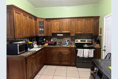2630 NW 114th St, Miami, FL 33167 - Photo 5