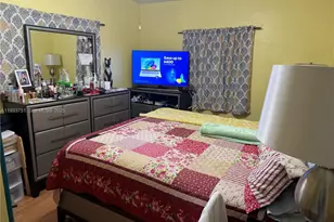 2630 NW 114th St, Miami, FL 33167 - Photo 7