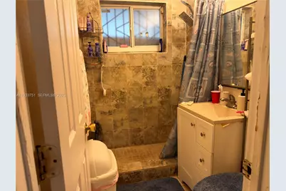 2630 NW 114th St, Miami, FL 33167 - Photo 9