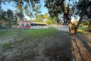 2630 NW 114th St, Miami, FL 33167 - Photo 11
