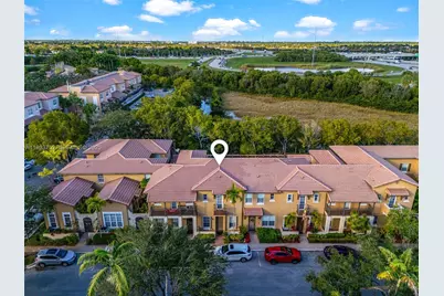 14629 SW 5th St, Pembroke Pines, FL 33027 - Photo 7