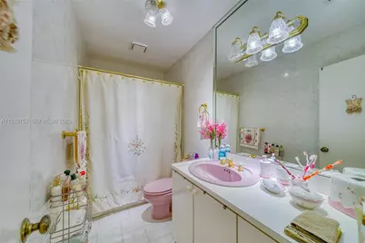 3585 SW 107th Ct, Miami, FL 33165 - Photo 17