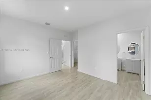 1393 NW 31st St, Miami, FL 33142 - Photo 11