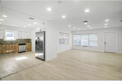 770 NW 38th St, Oakland Park, FL 33309 - Photo 17