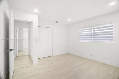 770 NW 38th St, Oakland Park, FL 33309 - Photo 23