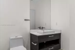 45 SW 9th St, Miami, FL 33130 - Photo 43