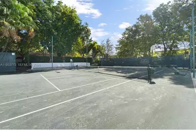 1000 Quayside Ter #806, Miami, FL 33138 - Photo 35