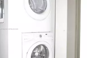 1300 Brickell Bay Dr, Miami, FL 33131 - Photo 11