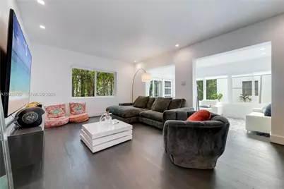 125 NW 88th St, El Portal, FL 33150 - Photo 9