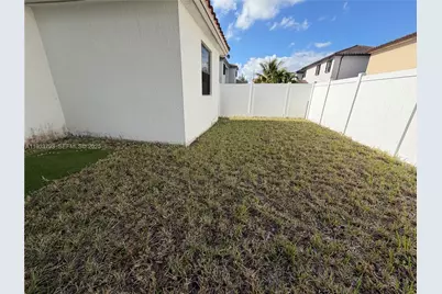 3501 W 92nd Pl, Hialeah, FL 33018 - Photo 25