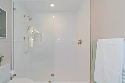 159 NE 6th St #5015, Miami, FL 33132 - Photo 23