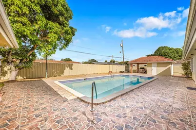 165 W 50th St, Hialeah, FL 33012 - Photo 35