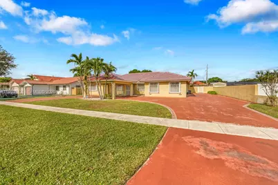 165 W 50th St, Hialeah, FL 33012 - Photo 3