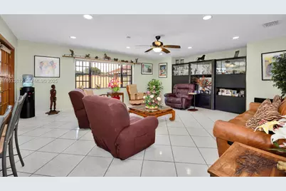 165 W 50th St, Hialeah, FL 33012 - Photo 15