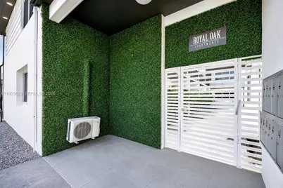 14280 NE 6th Ave, North Miami, FL 33161 - Photo 17