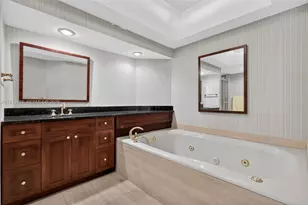 4000 Island Blvd, Aventura, FL 33160 - Photo 27