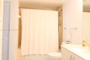 1750 N Bayshore Dr, Miami, FL 33132 - Photo 7