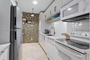 8888 Collins Ave, Surfside, FL 33154 - Photo 5