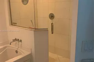 500 Brickell Ave, Miami, FL 33131 - Photo 15