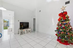 18615 NW 84th Ct, Hialeah, FL 33015 - Photo 3