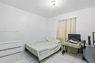 18615 NW 84th Ct, Hialeah, FL 33015 - Photo 9